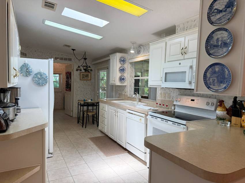 105 Bougenvilea Terrace a Parrish, FL Mobile or Manufactured Home for Sale